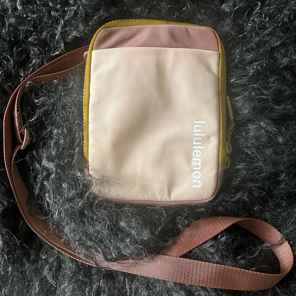 Lululemon Easy Access Crossbody Pink Spiced Chai